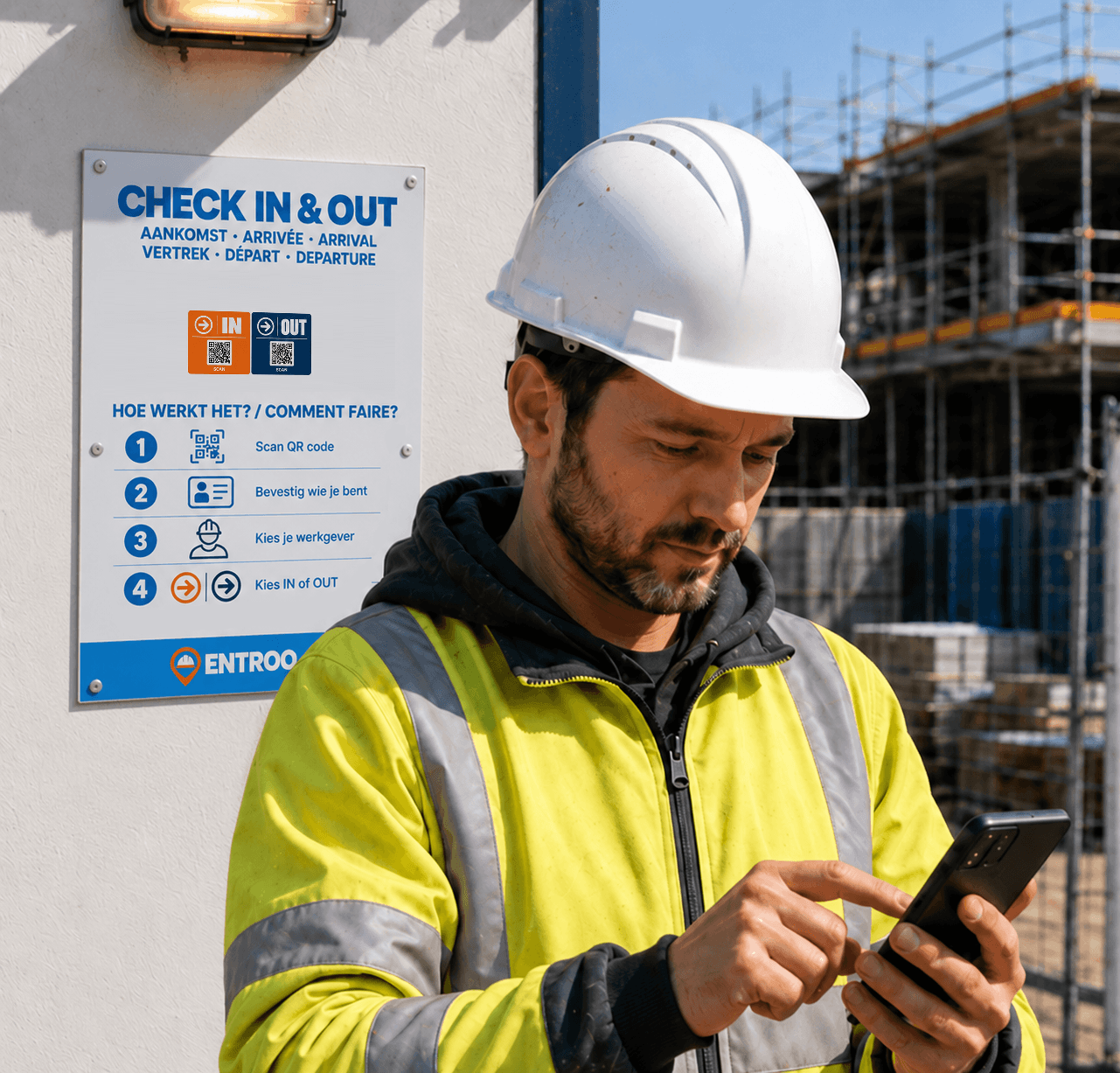 Arbeider registreert op de werf met zijn smartphone